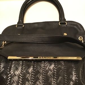 STEVE MADDEN LARGE FAUX LEATHER WOVEN STACHEL